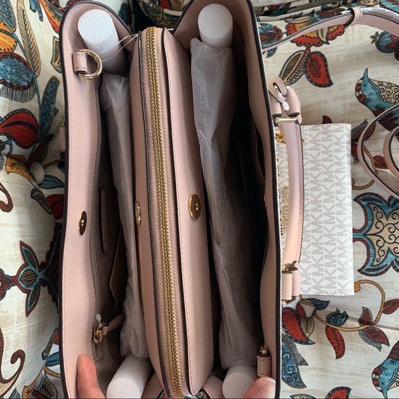 New MK set 💖 savannah bag & wallet - Picture 7 of 8